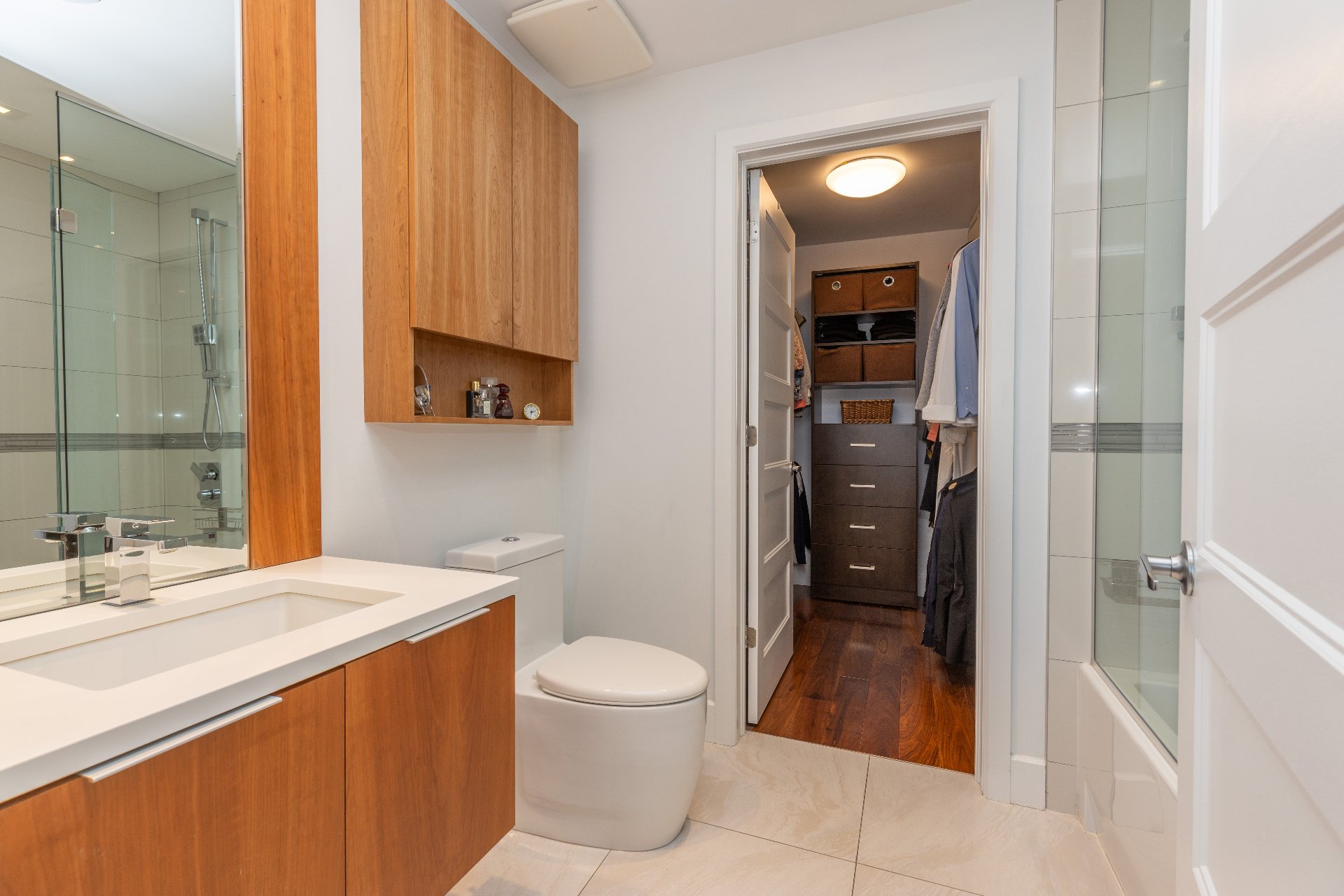 Photo - Salle de bains attenante à la CCP