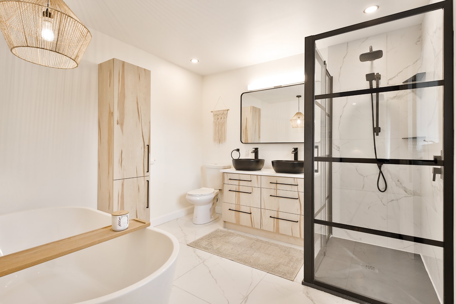 Photo - Ensuite bathroom