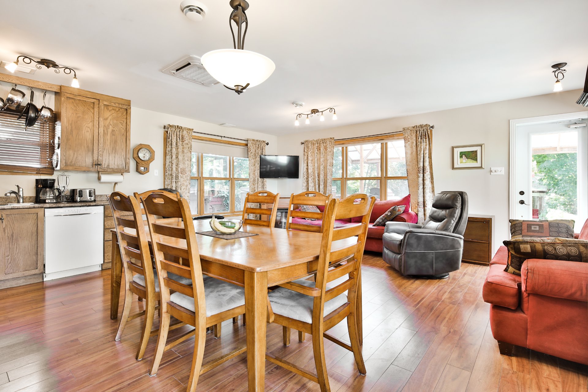 Photo - Dining room