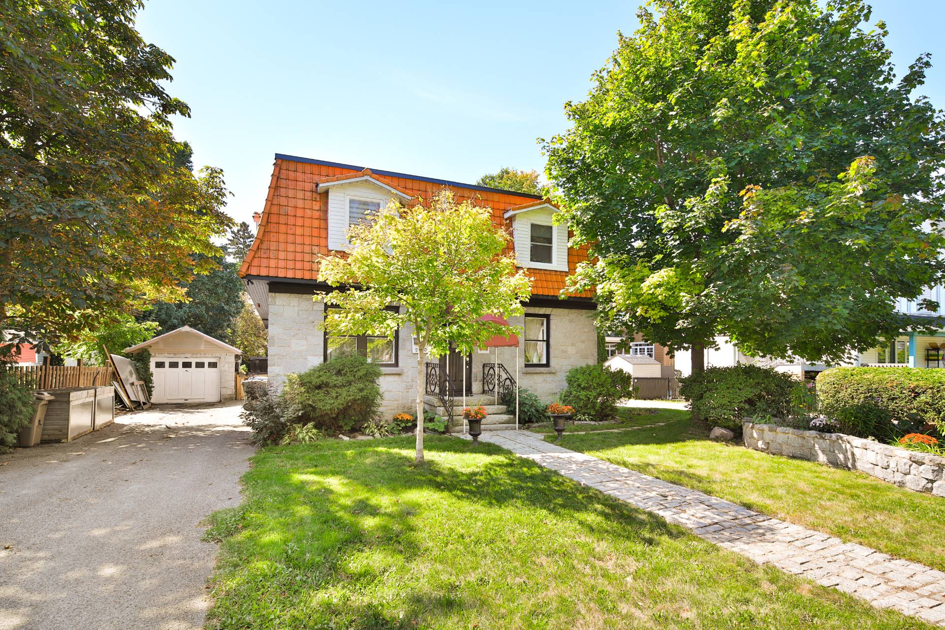 Photo - Frontage