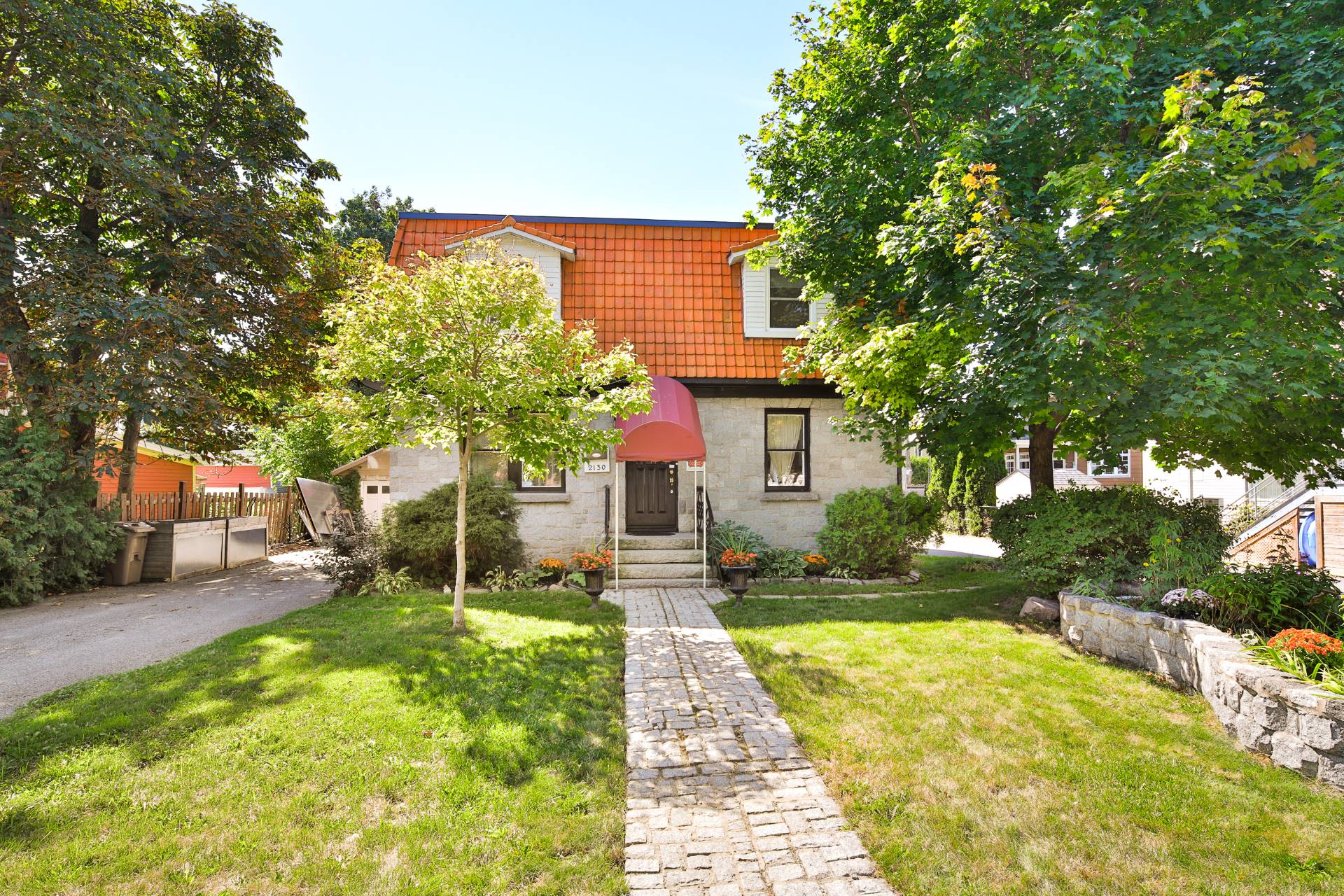 Photo - Frontage