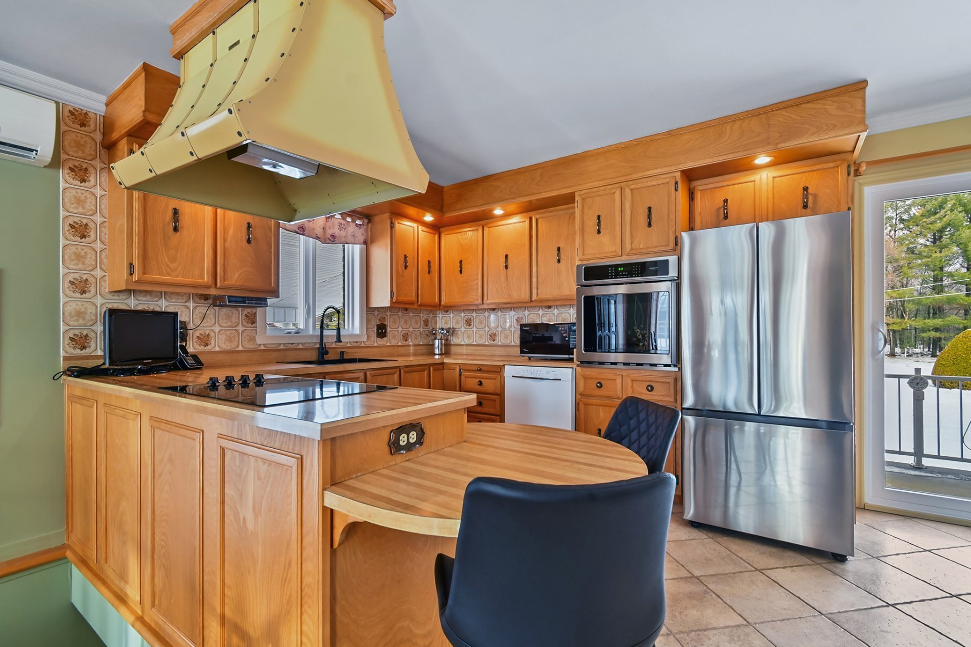 Photo - Kitchen