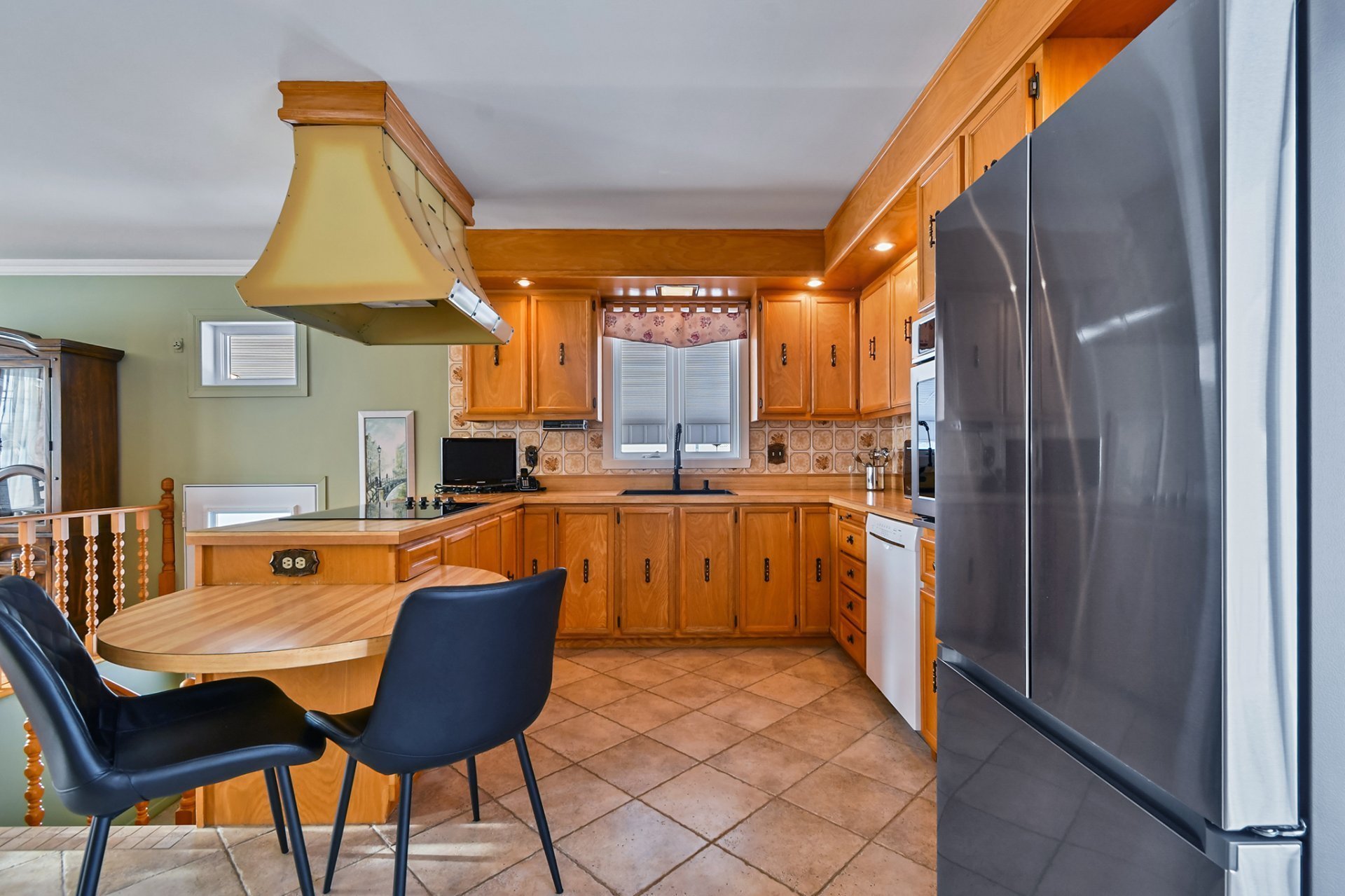 Photo - Kitchen