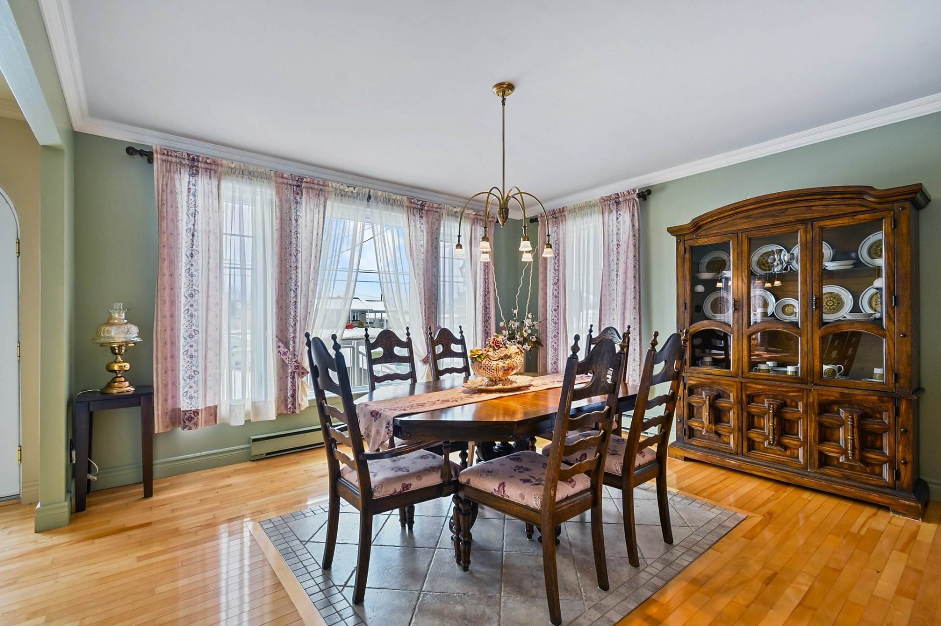 Photo - Dining room