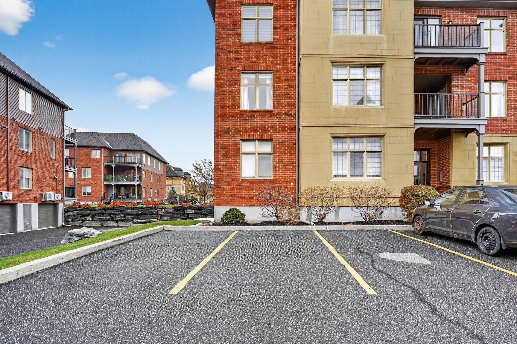 Photo - Stationnement