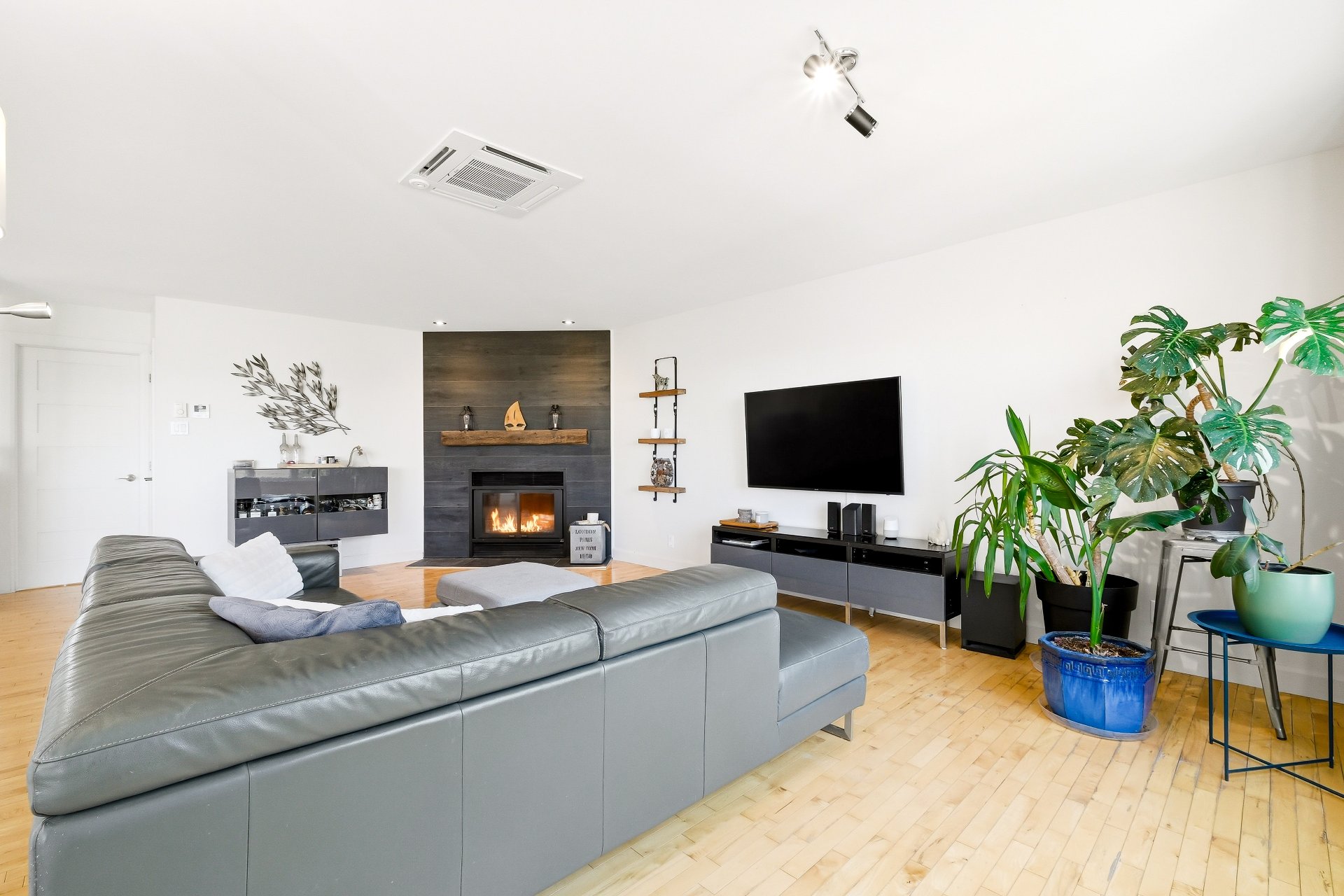 Photo - Living room