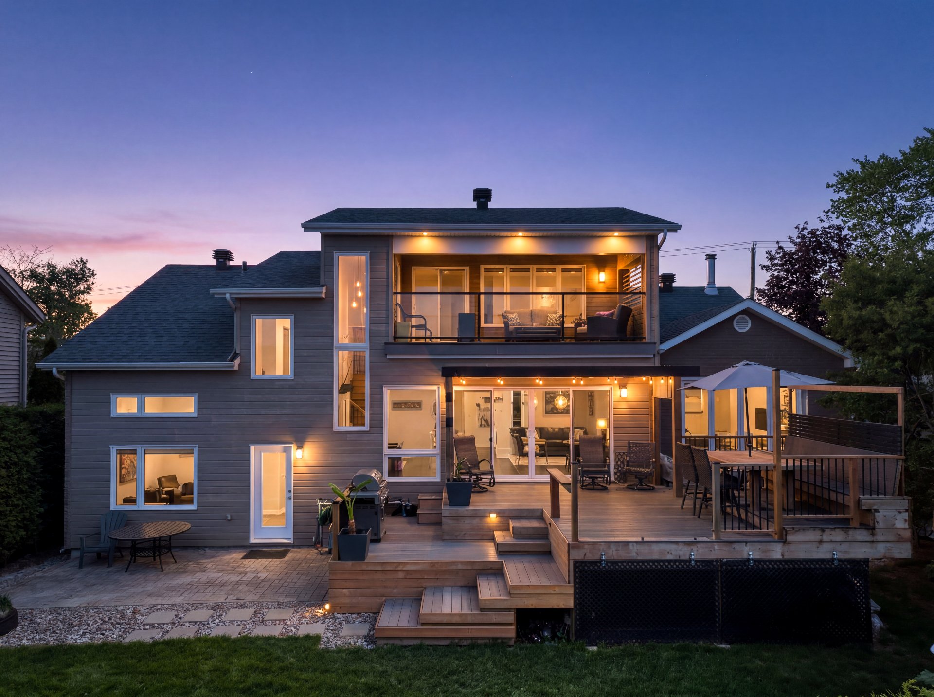 Photo - Back facade