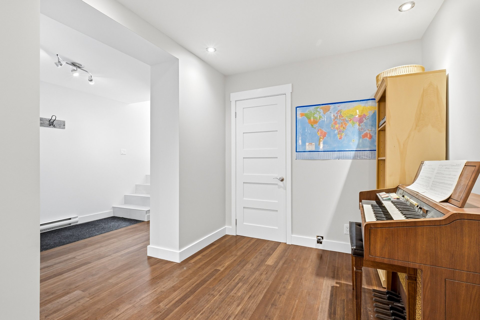 Photo - Family room