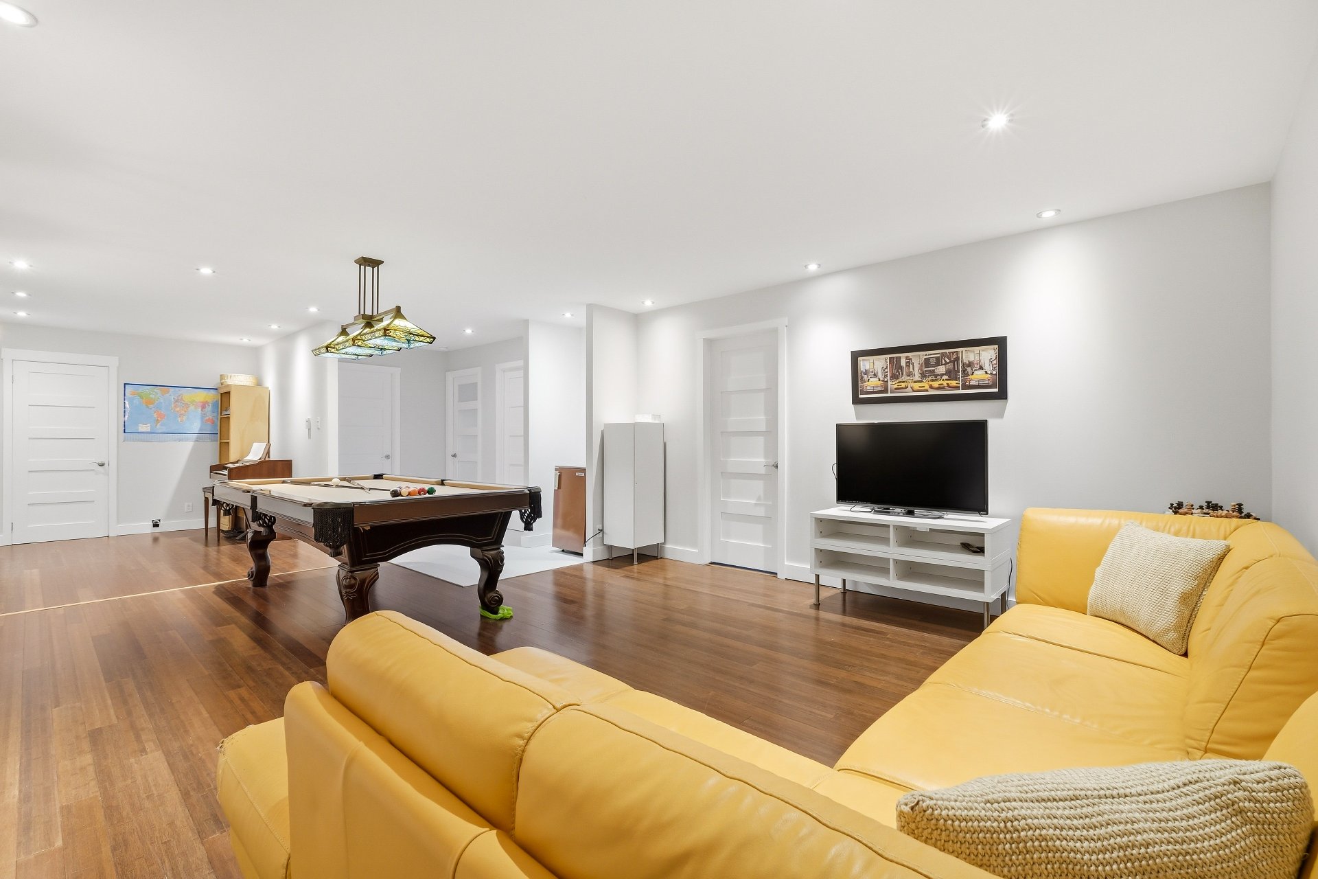 Photo - Family room