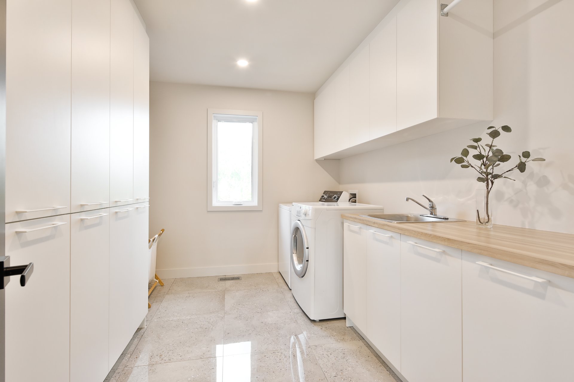 Photo - Laundry room