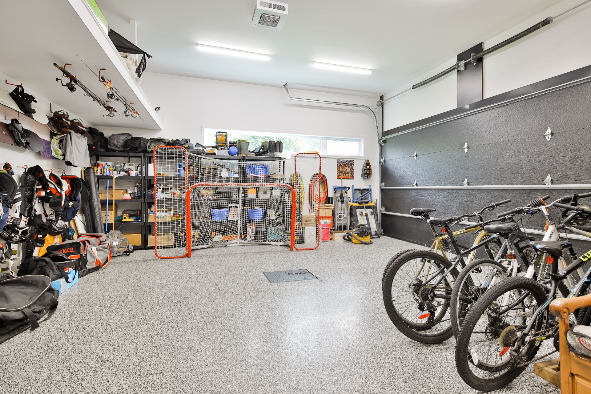 Photo - Garage