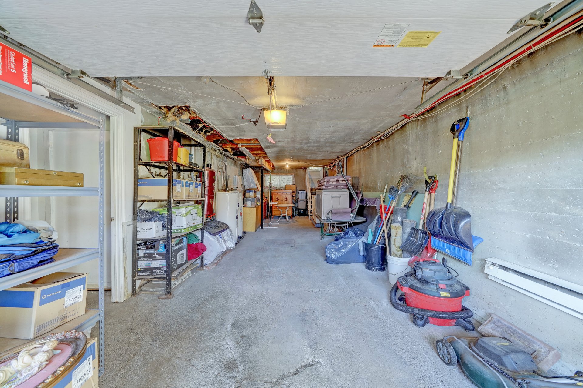 Photo - Garage