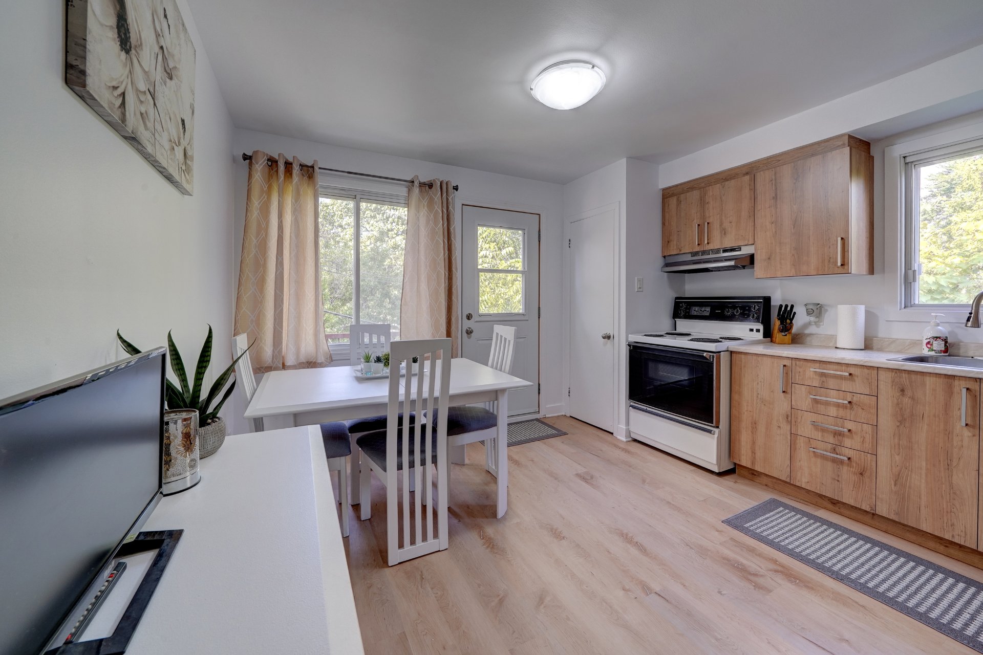 Photo - Dining room