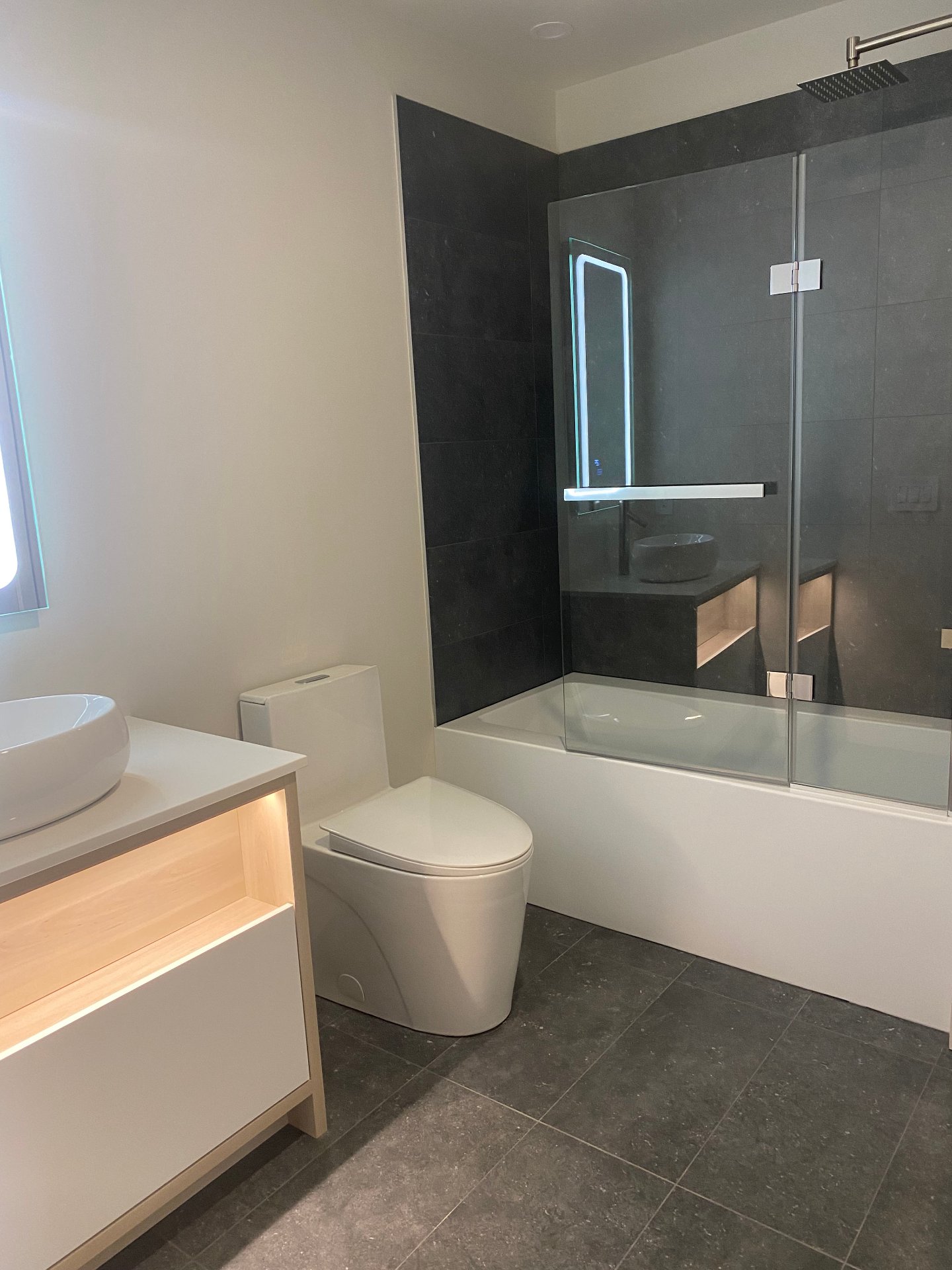 Photo - Ensuite bathroom