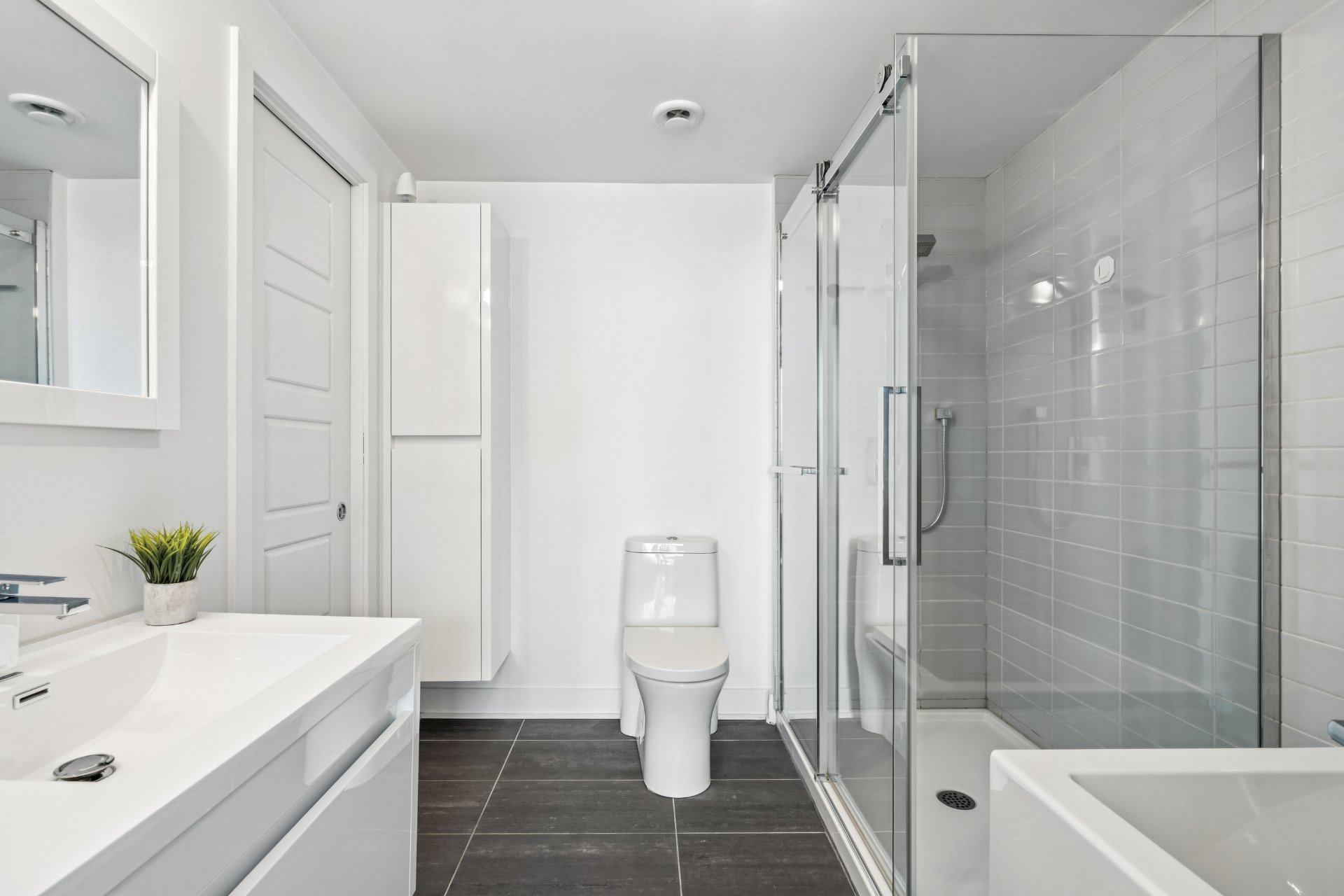 Photo - Salle de bains attenante à la CCP