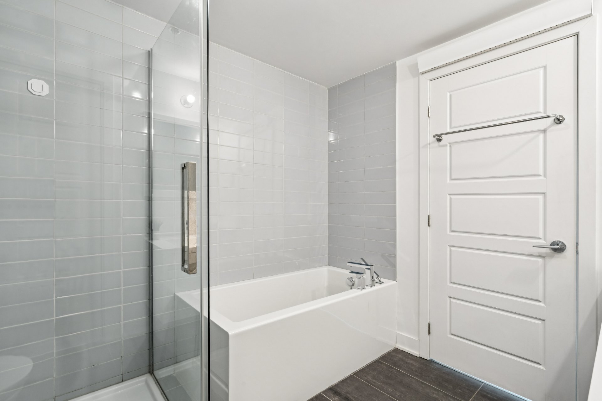 Photo - Salle de bains attenante à la CCP