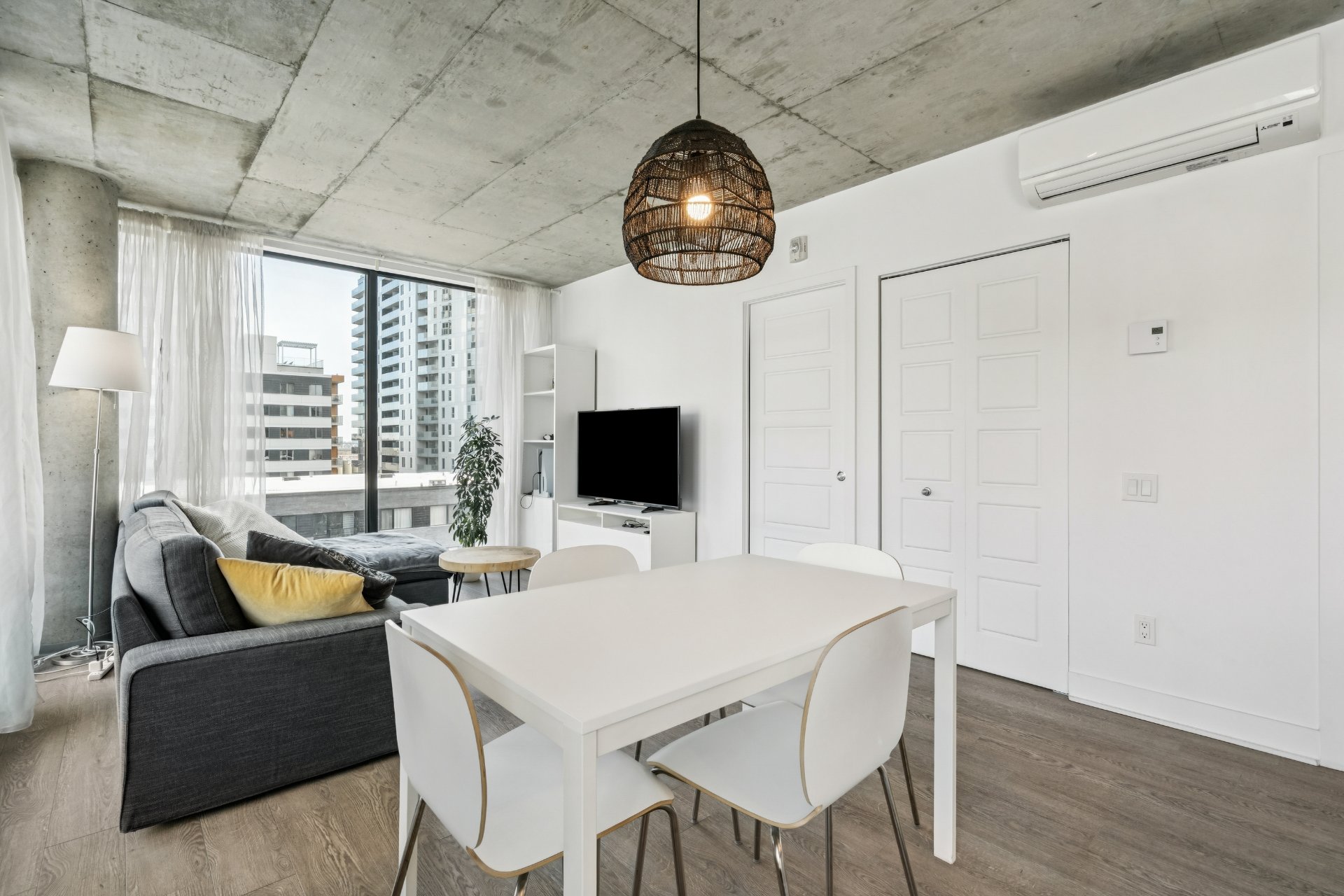 Photo - Salle à manger