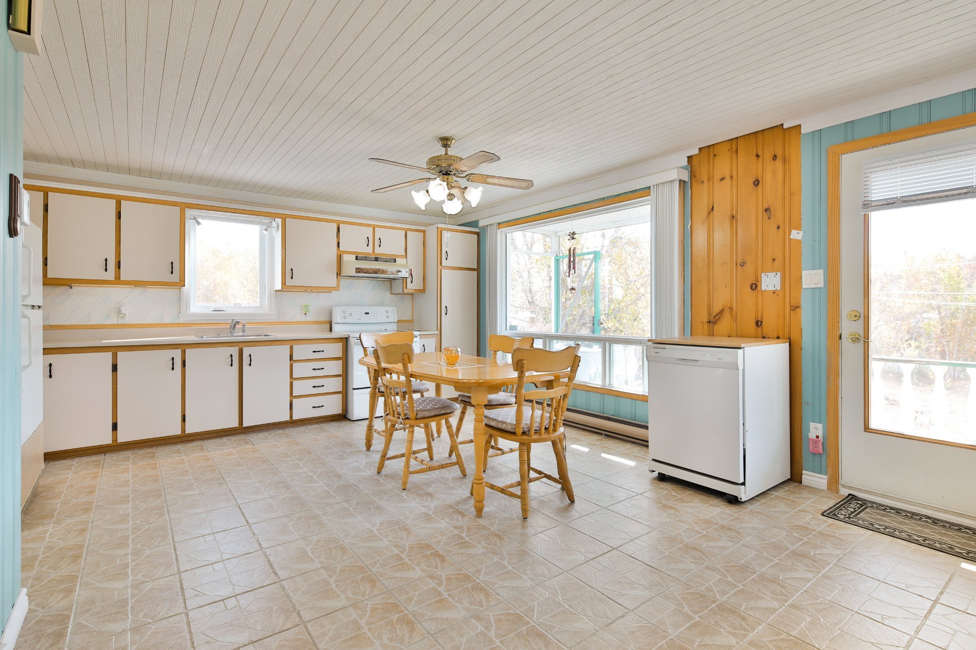 Photo - Kitchen