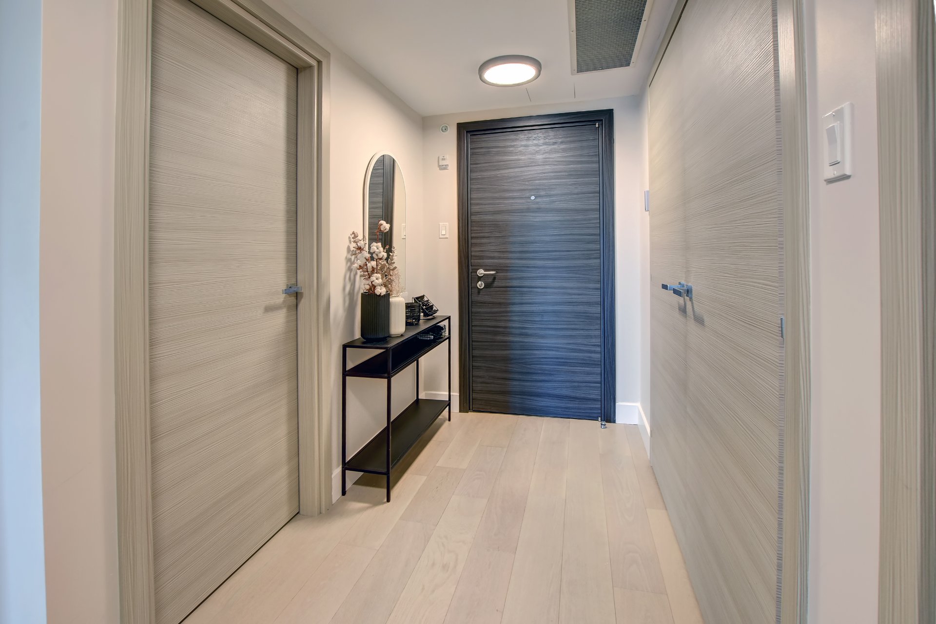 Photo - Hallway