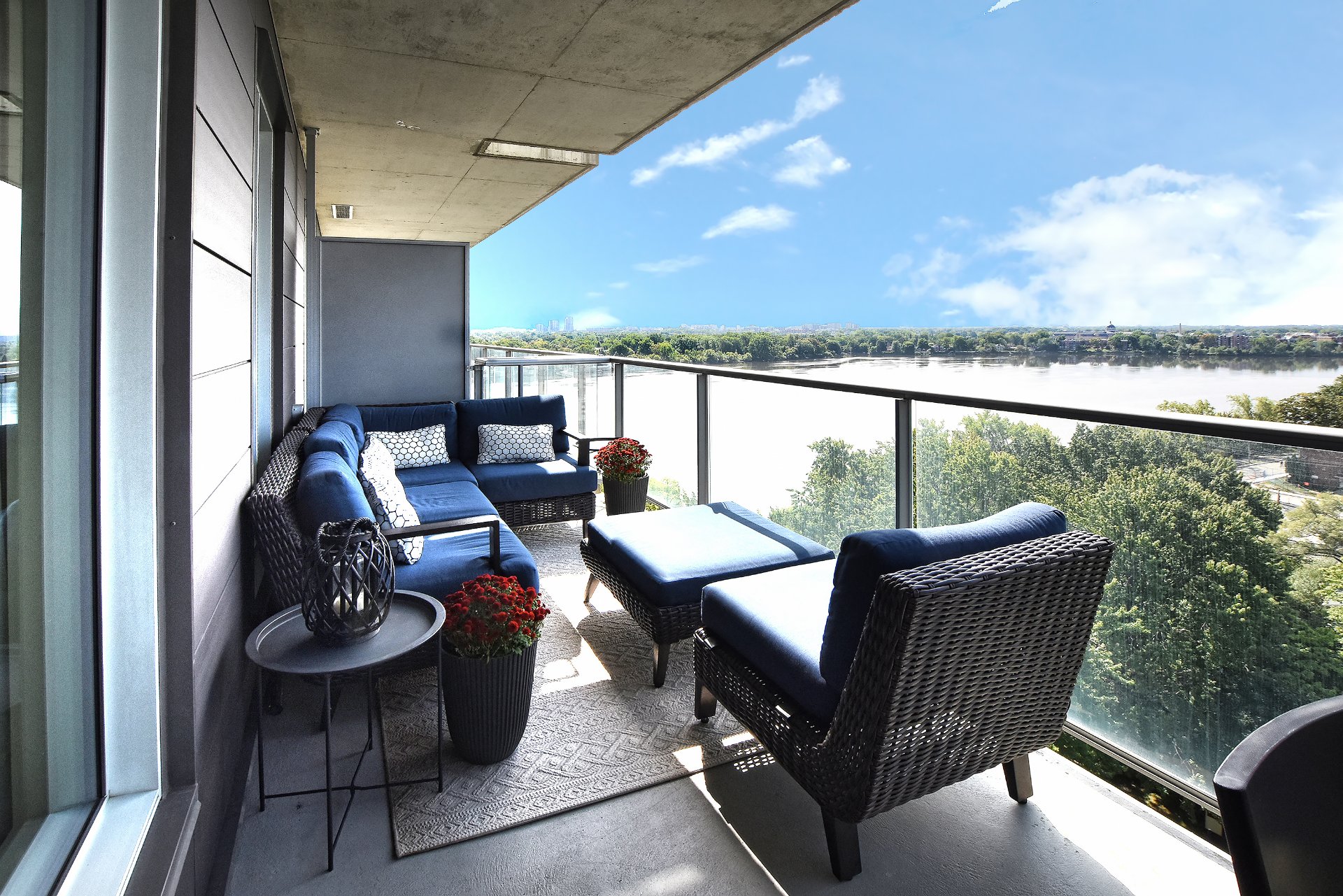 Photo - Balcony