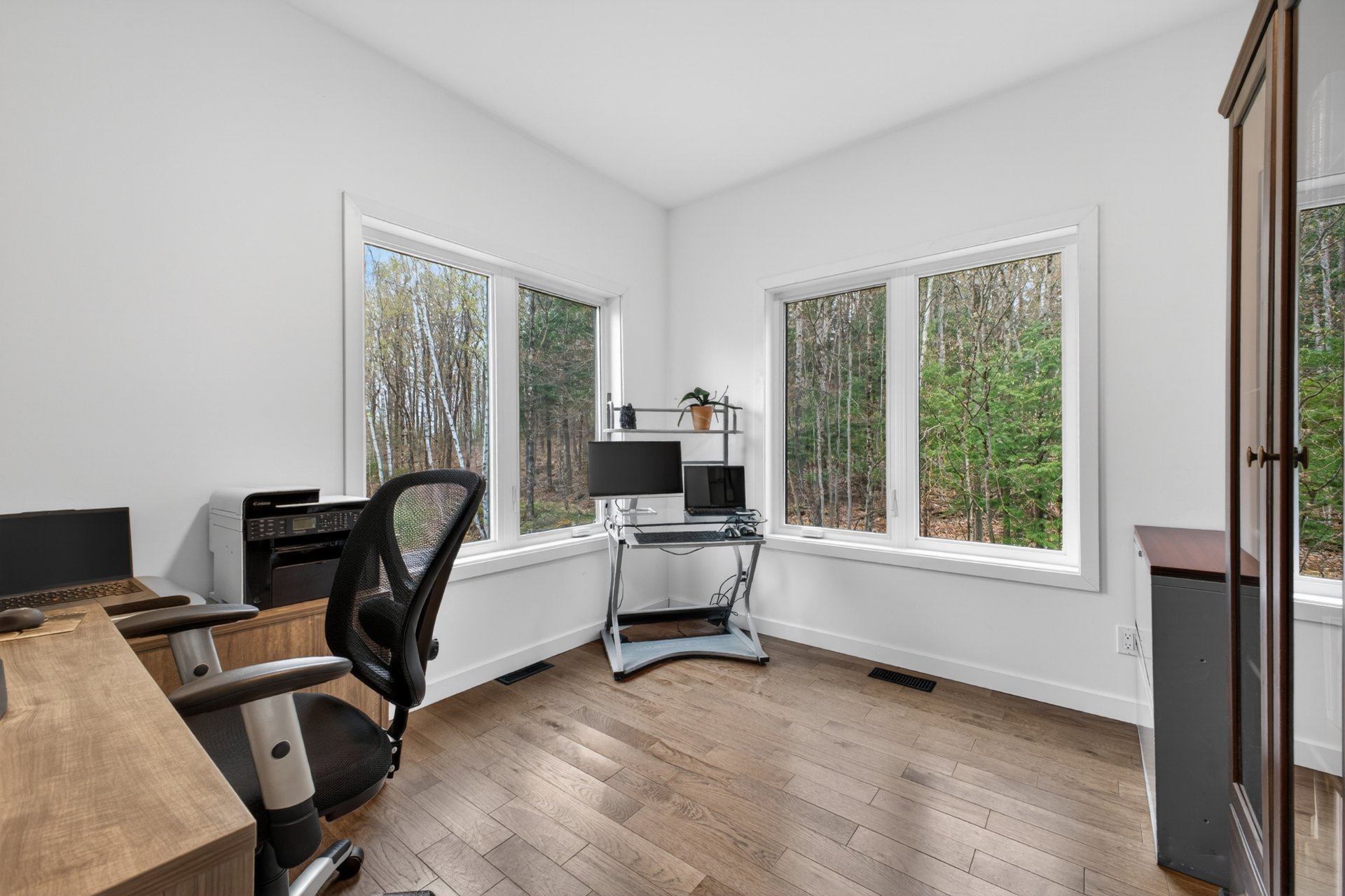 Photo - Office