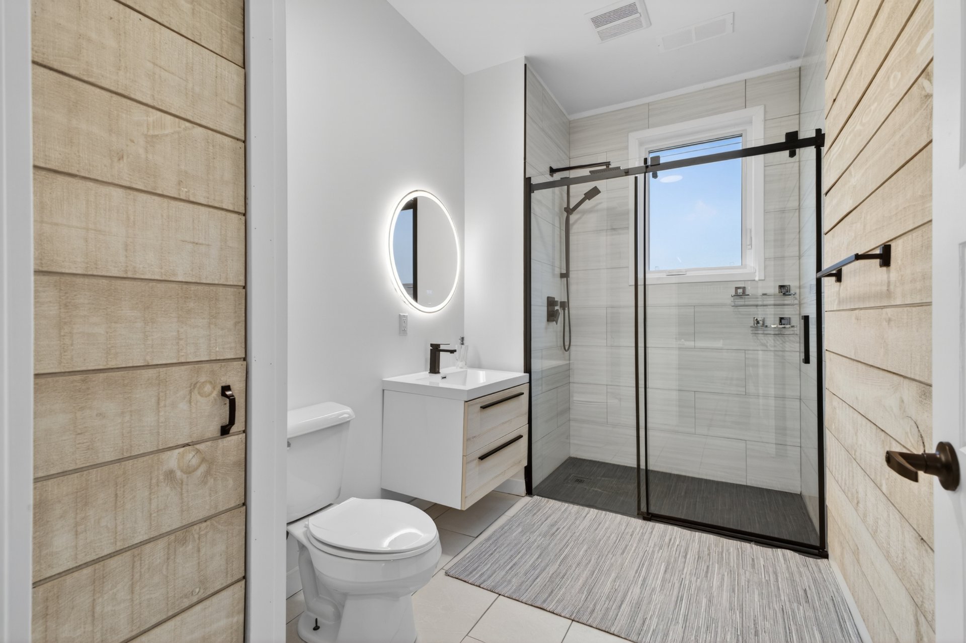 Photo - Bathroom