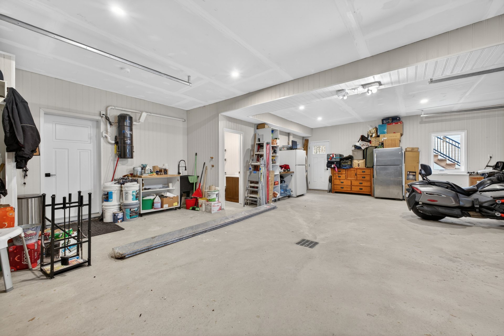 Photo - Garage