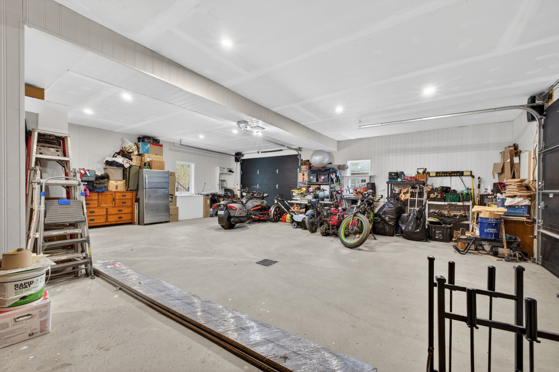 Photo - Garage