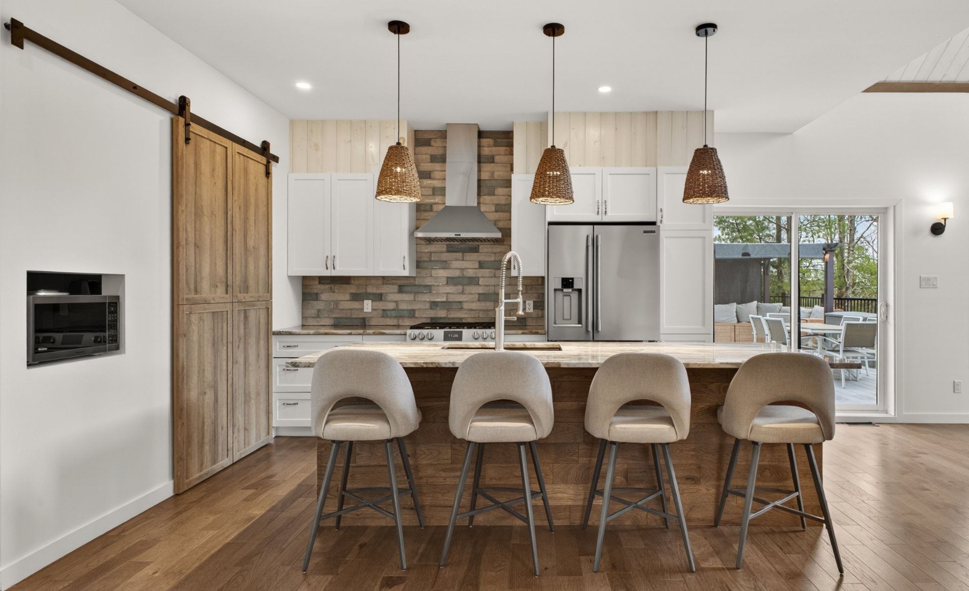 Photo - Kitchen