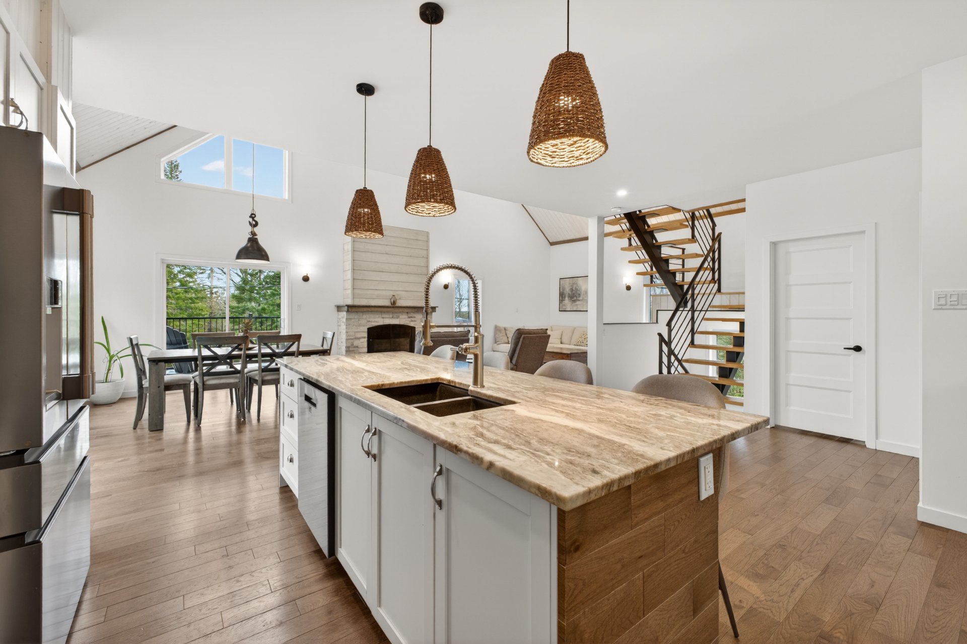 Photo - Kitchen