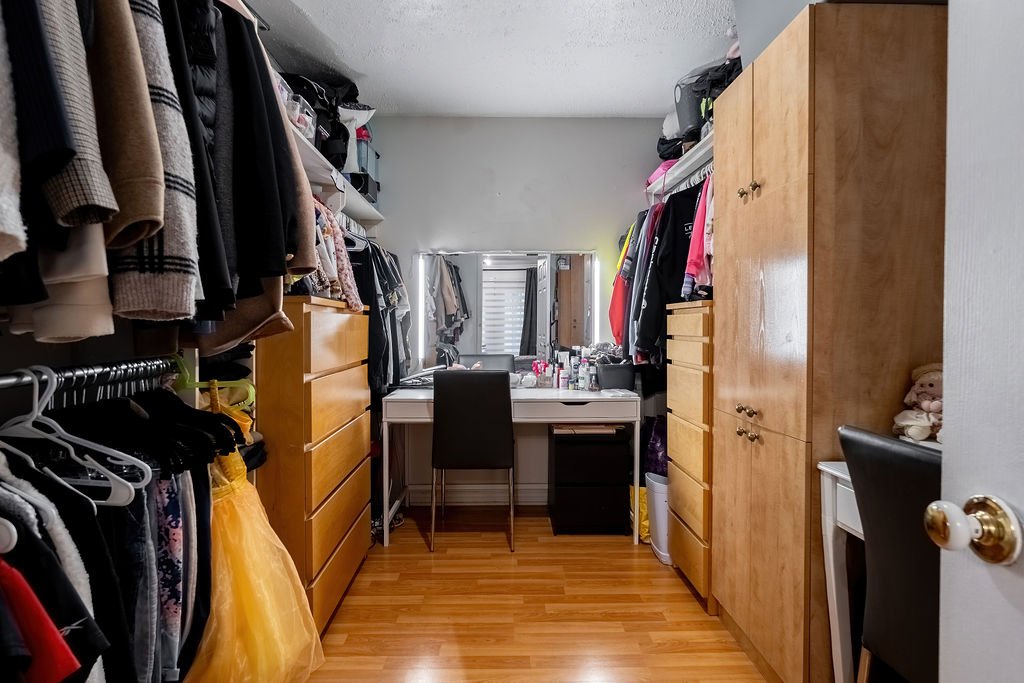 Photo - Walk-in closet