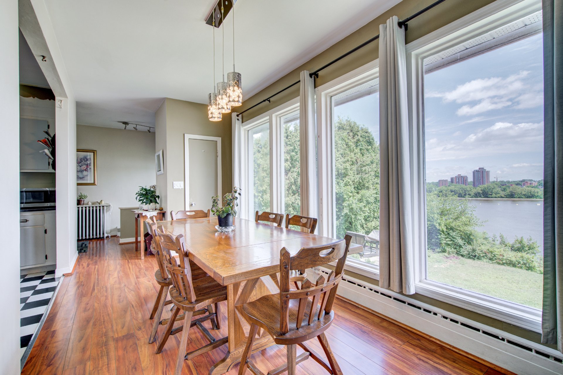 Photo - Salle à manger