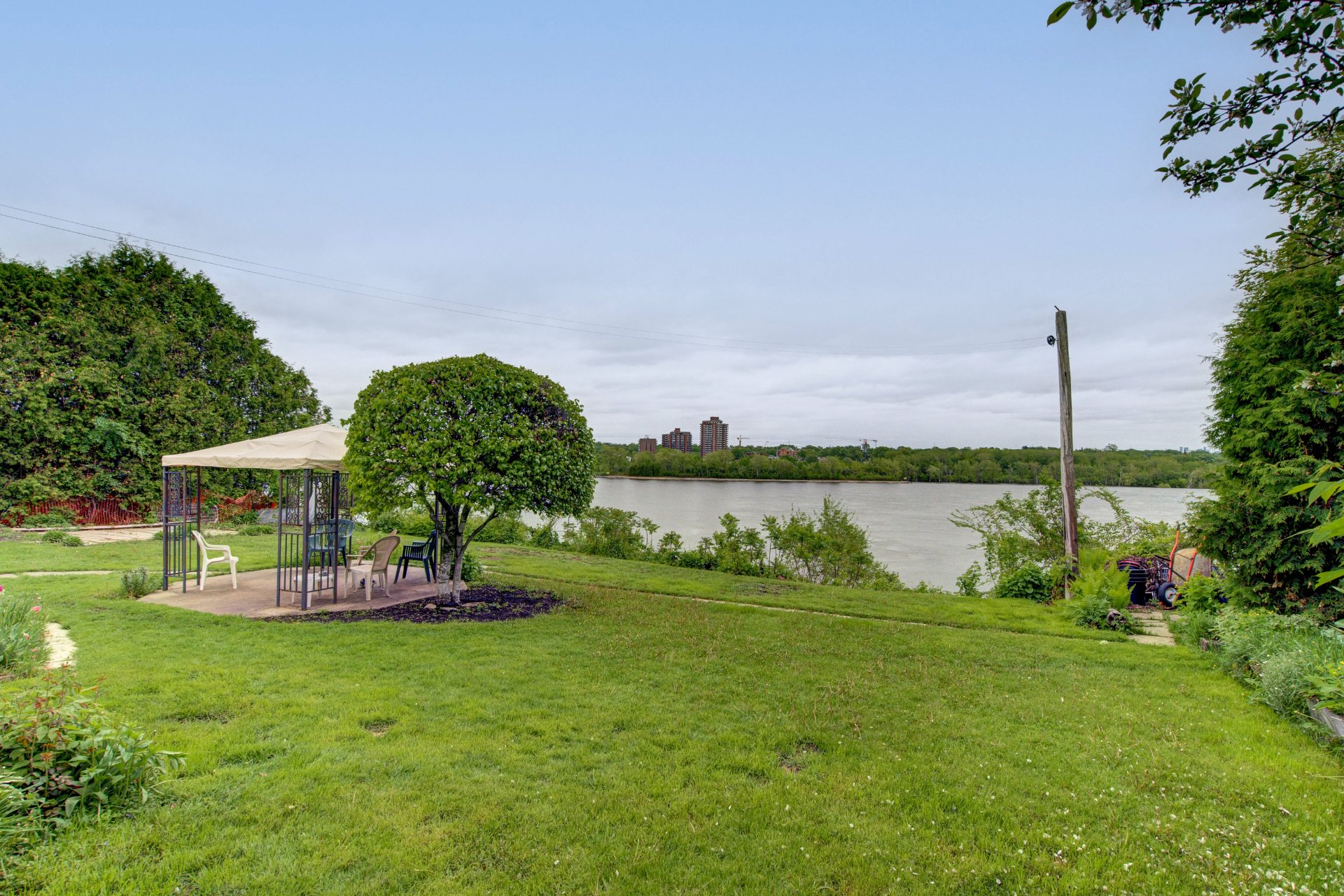 Photo - Vue sur l'eau