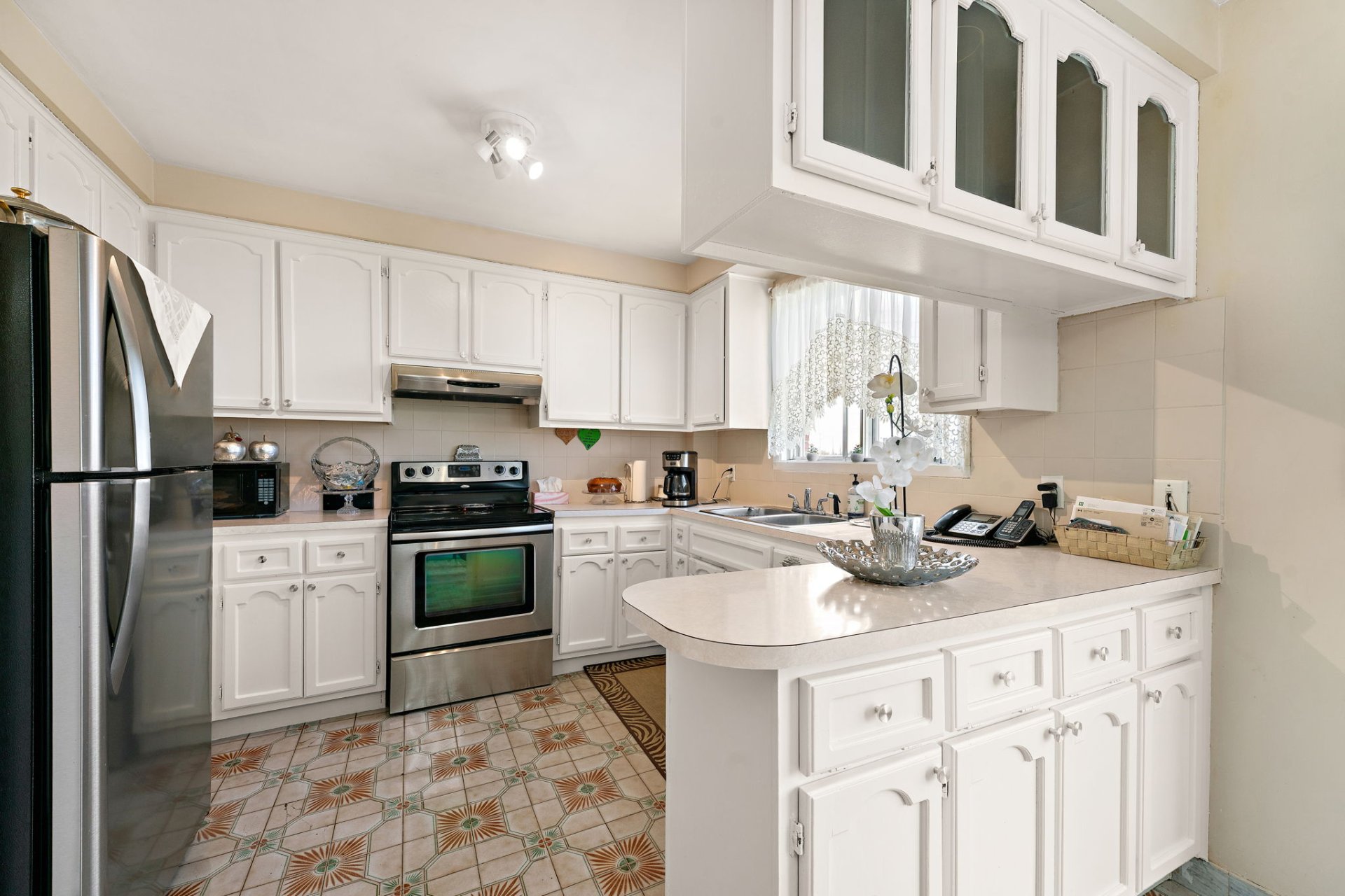 Photo - Kitchen
