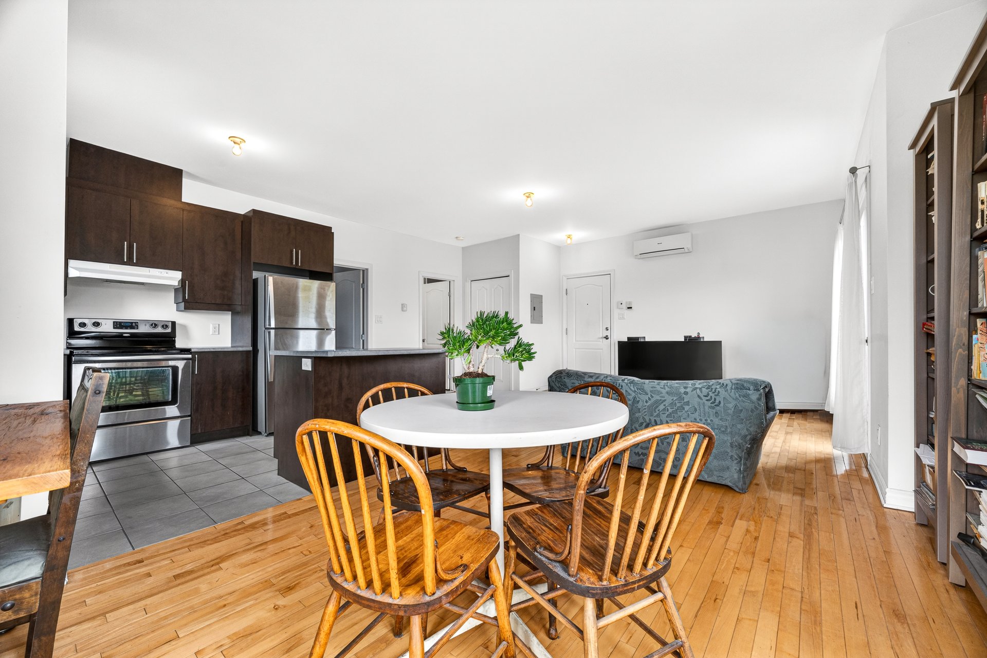 Photo - Dining room