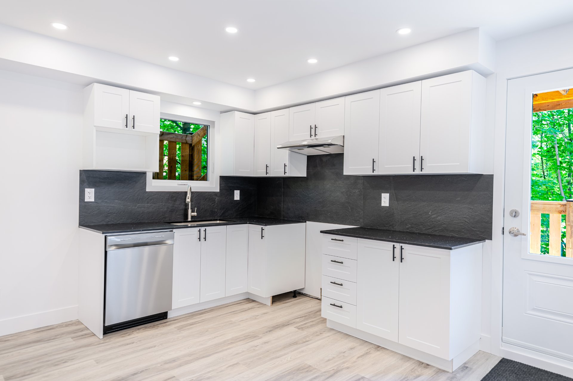Photo - Kitchen