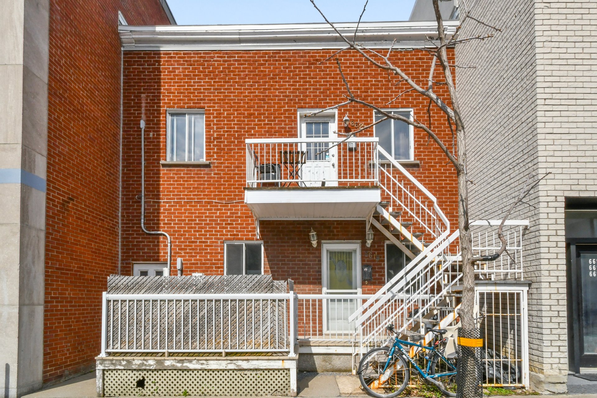 Photo - Façade