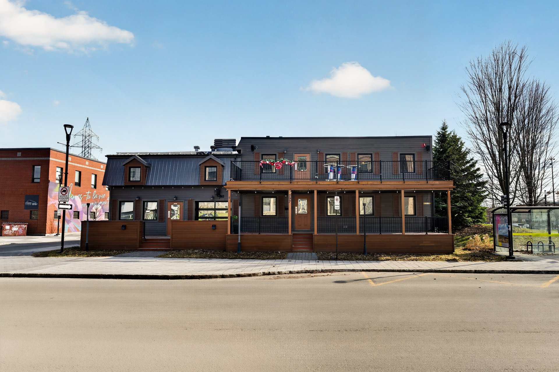 Photo - Exterior