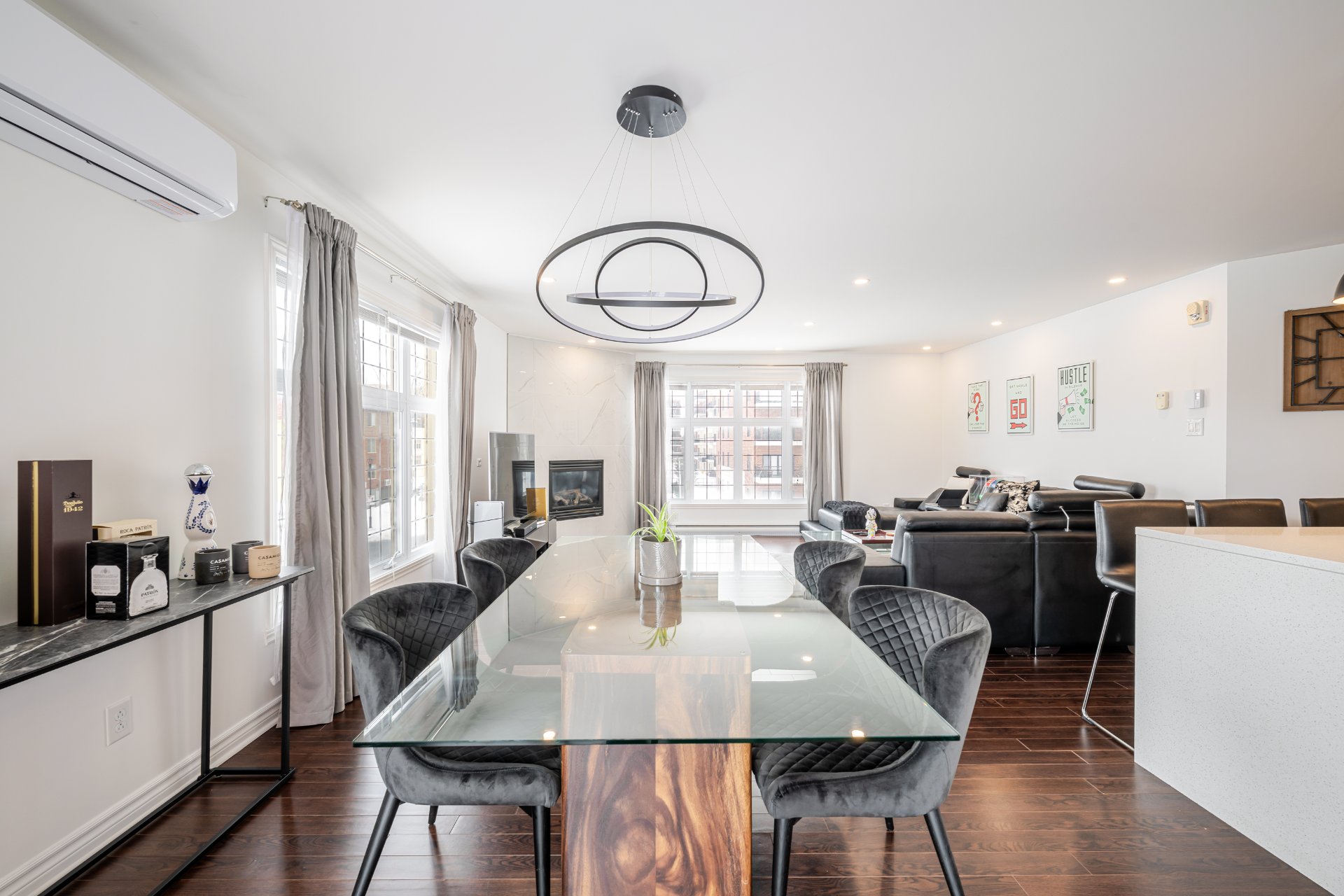 Photo - Salle à manger