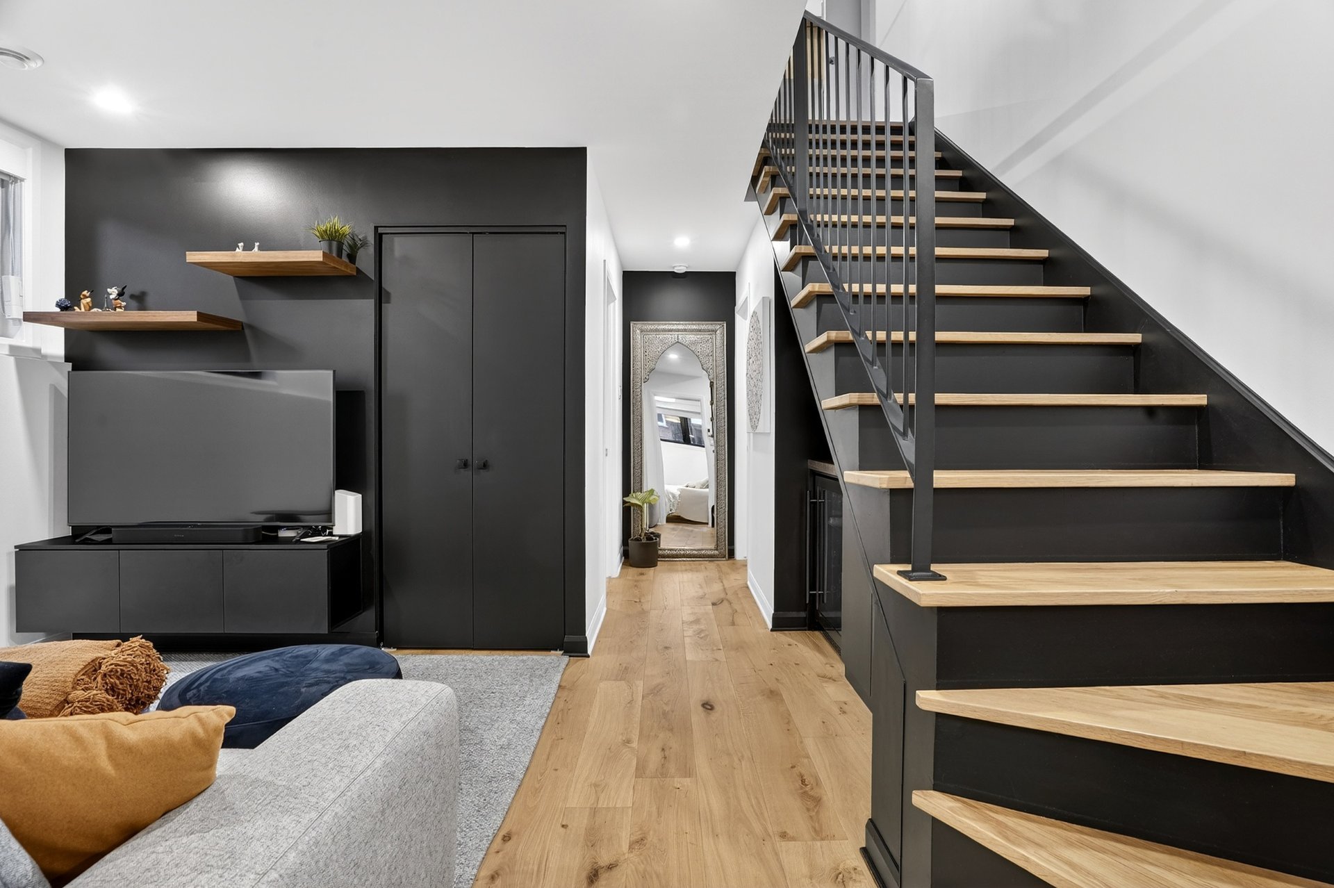 Photo - Family room