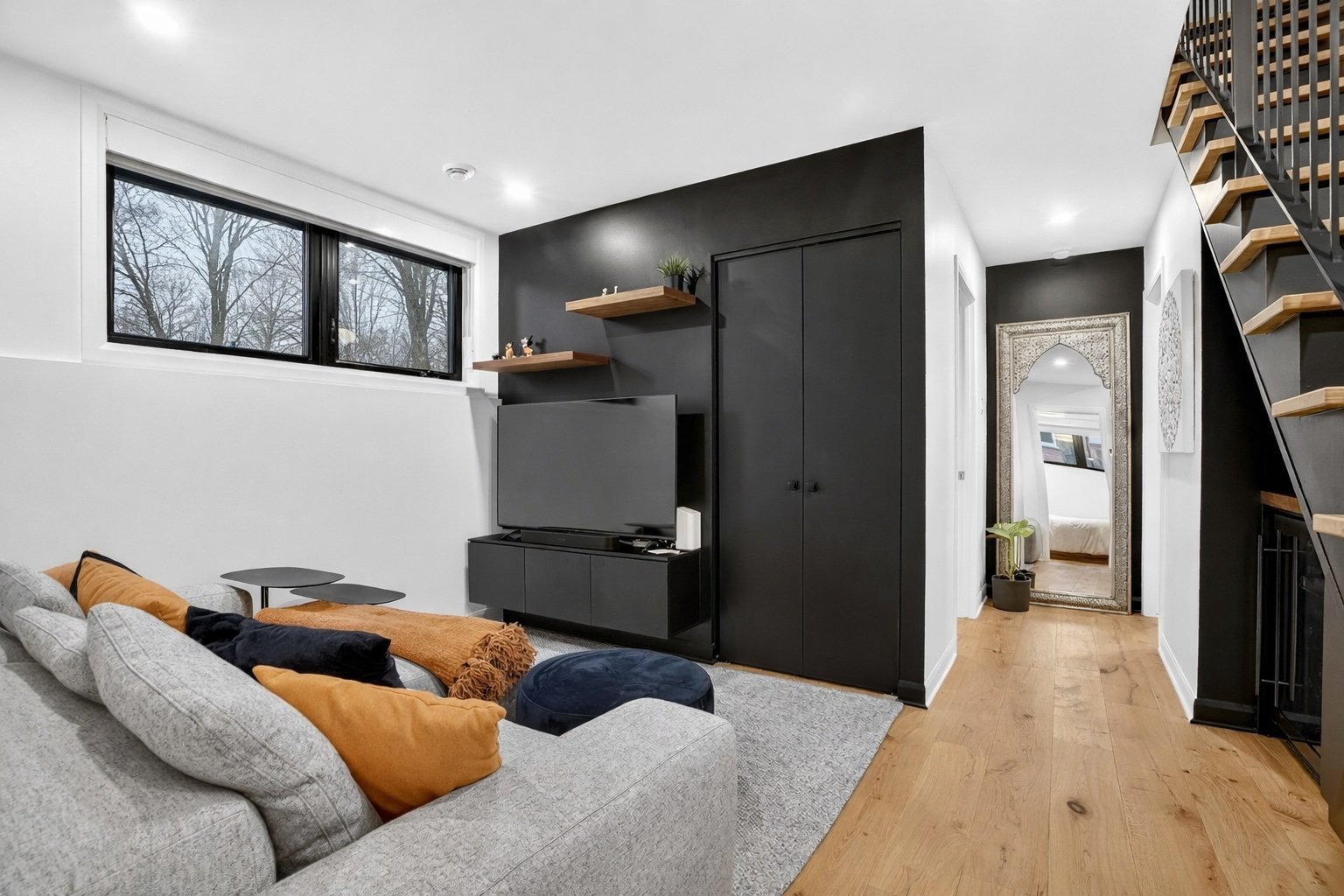 Photo - Family room