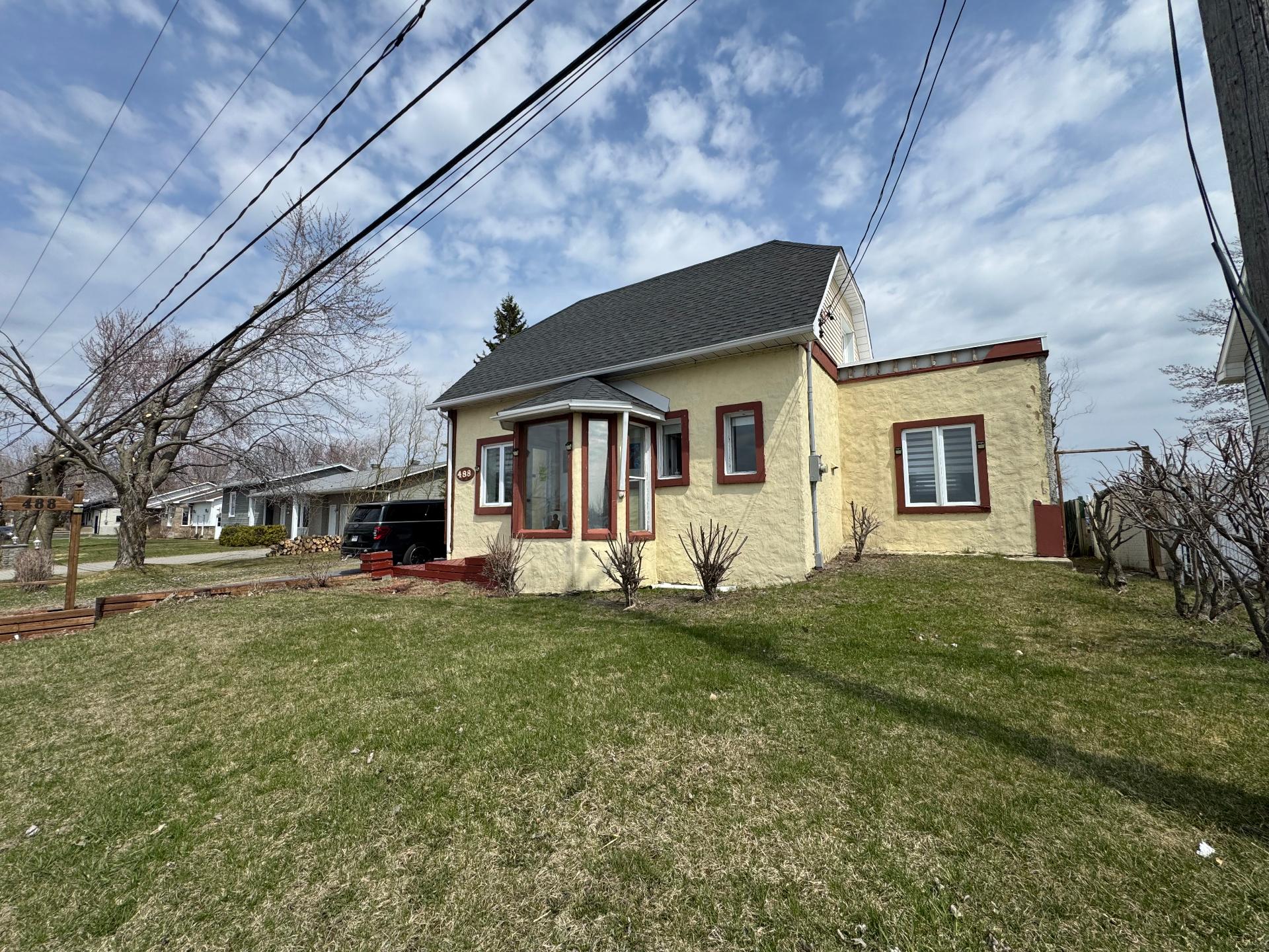 Photo - Frontage