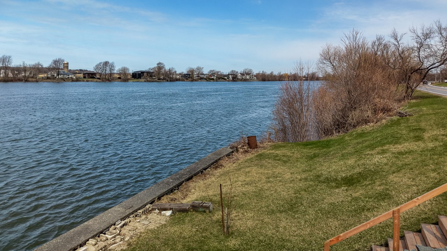 Photo - Access to a body of water