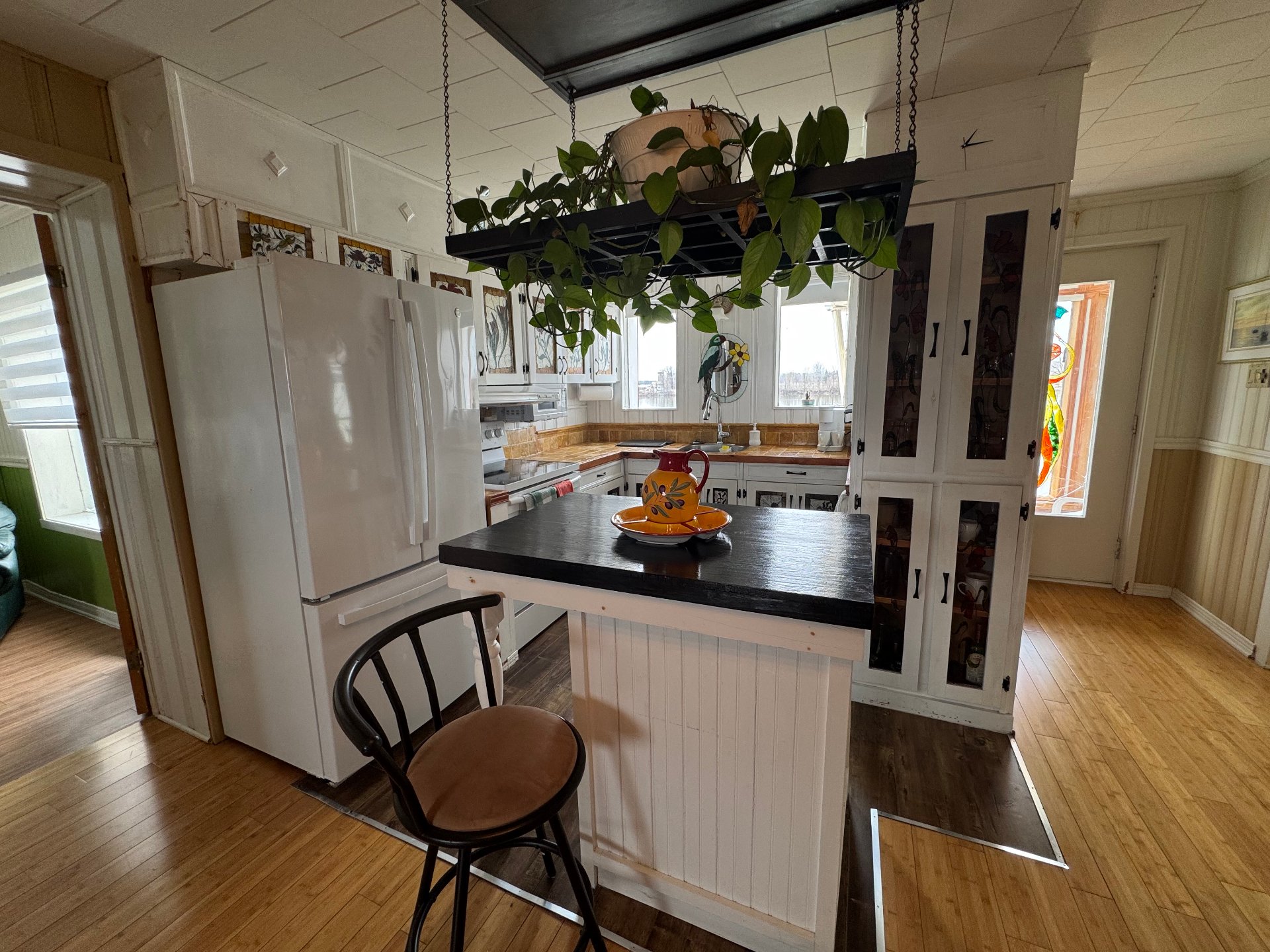 Photo - Kitchen