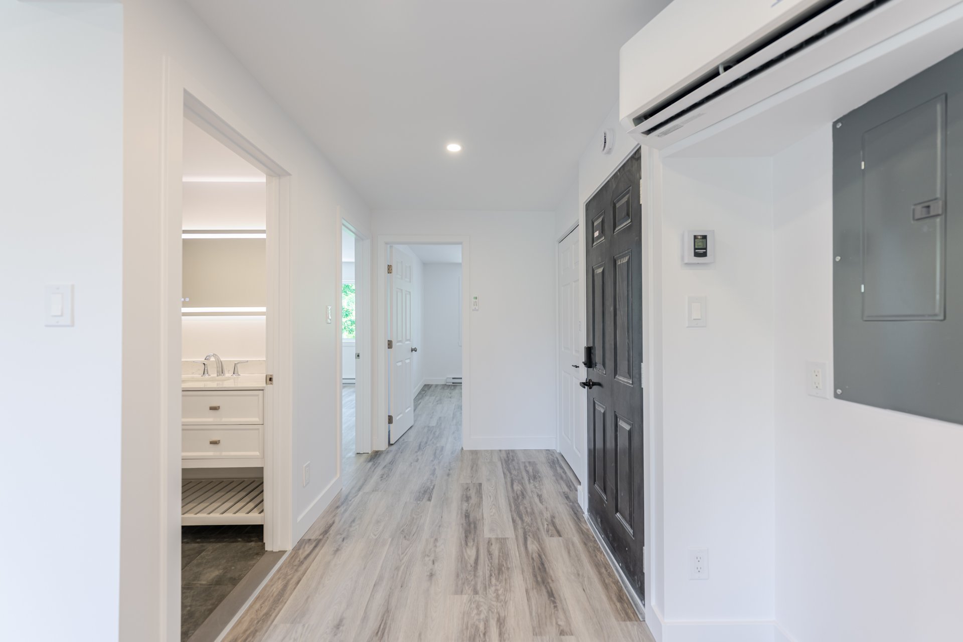 Photo - PASAGEWAY