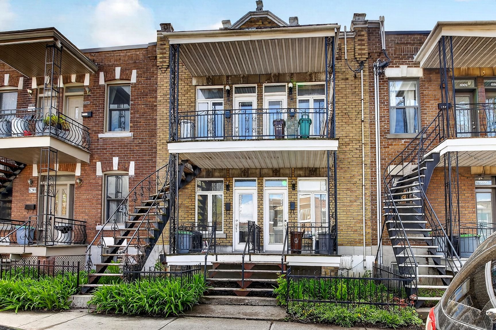 Photo - Frontage