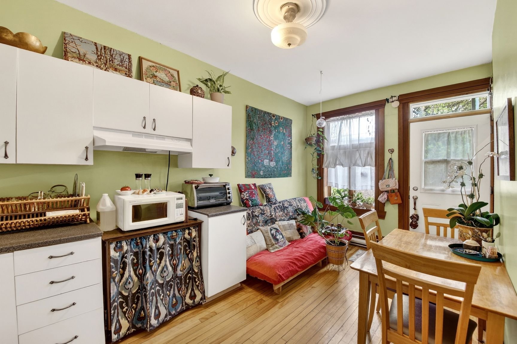 Photo - Kitchen