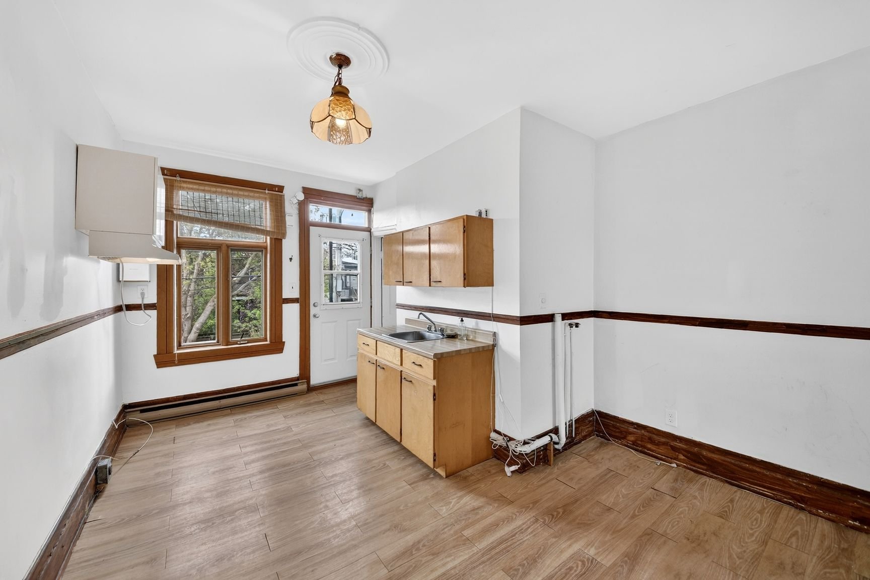 Photo - Kitchen