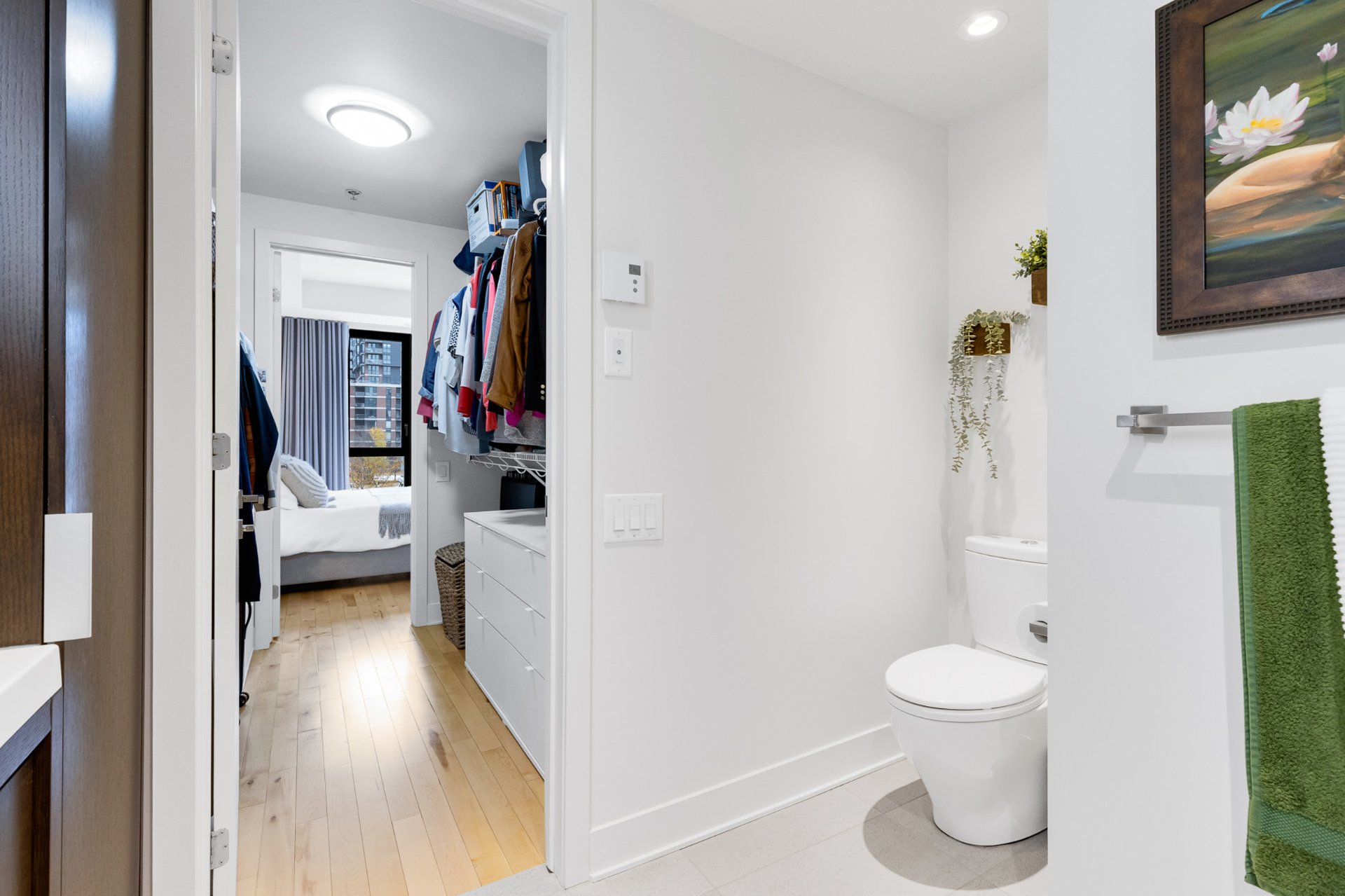 Photo - Ensuite bathroom