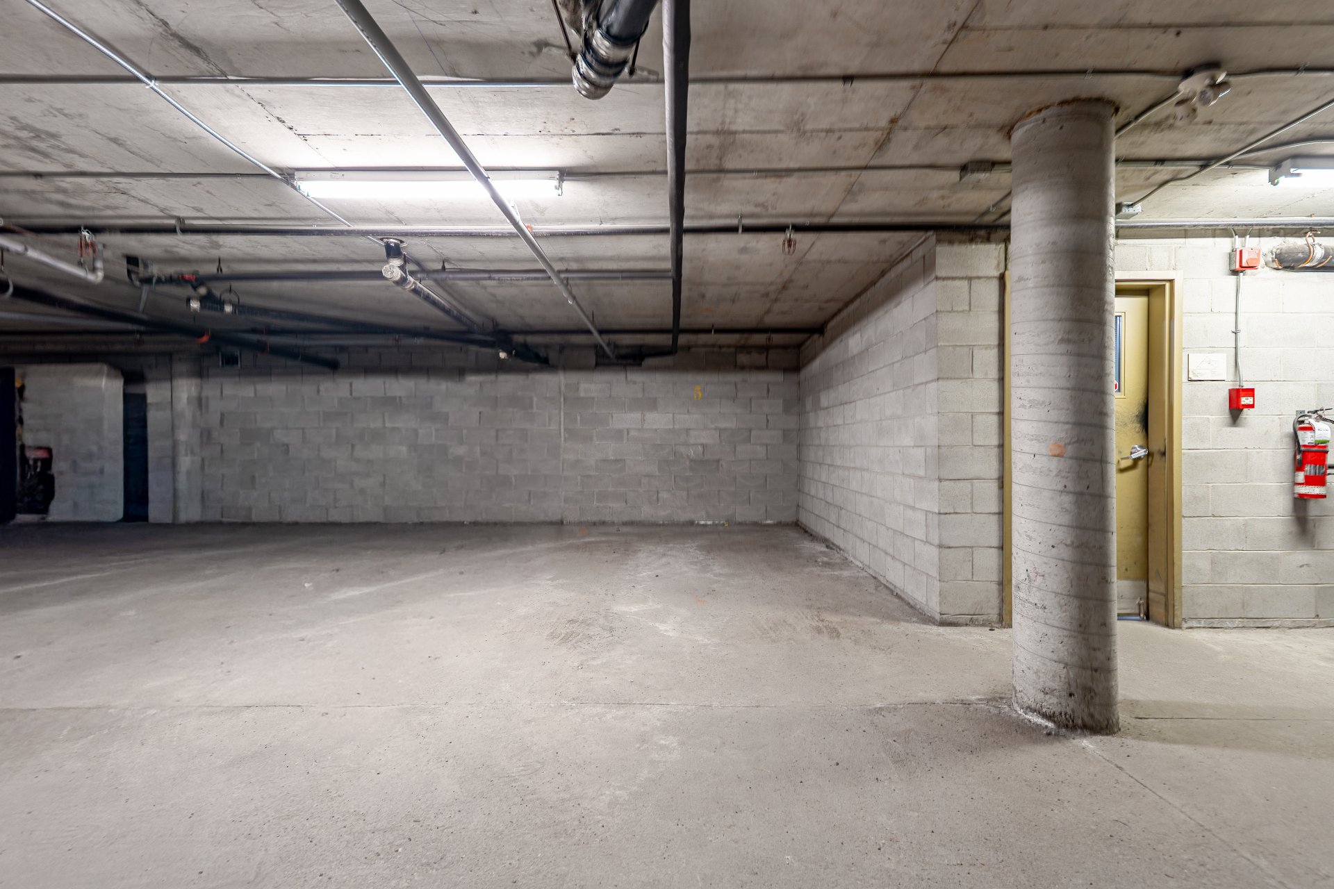 Photo - Garage